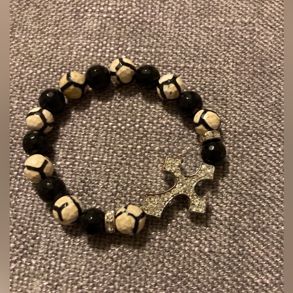 Cross beaded bracelet